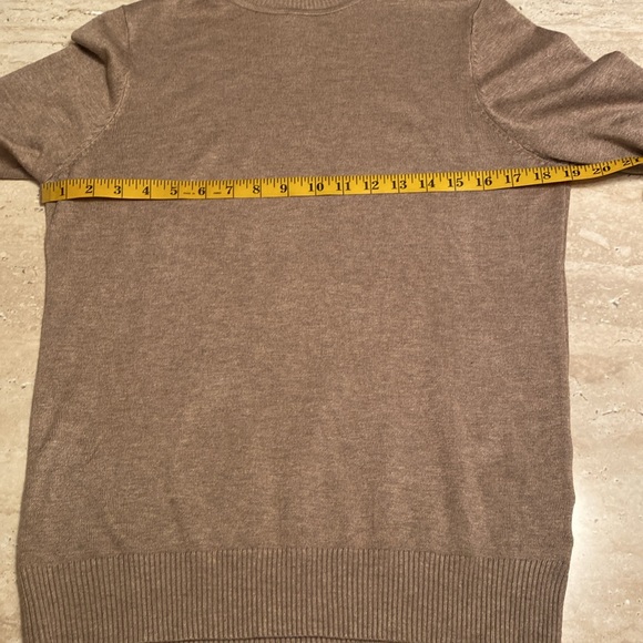 Joseph A turtleneck, tan/ taupe, Excellent condition measurements below - Picture 5 of 9